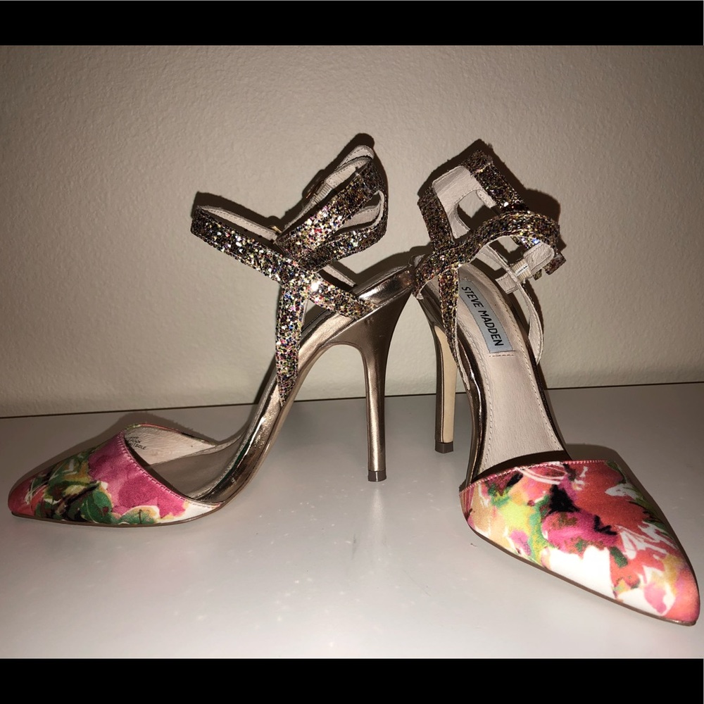 EUC✨STEVE MADDEN FLORAL GLITTER HEELS
